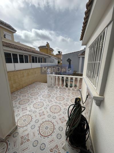 Image No.18-5 Bed Villa / Detached for sale