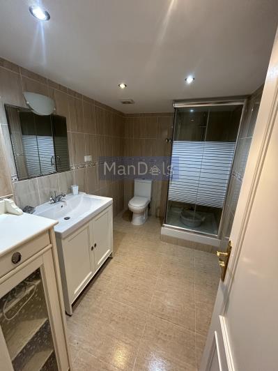 Image No.40-5 Bed Villa / Detached for sale