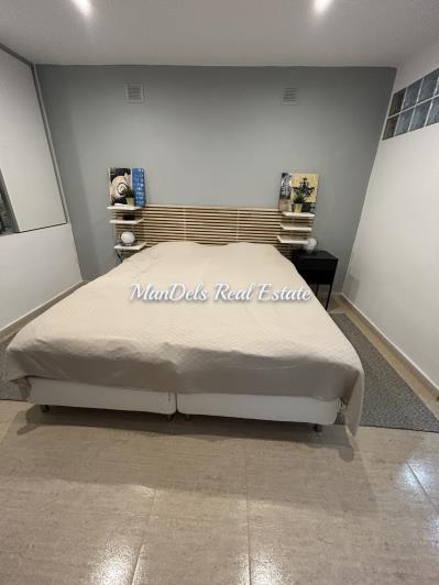 Image No.39-5 Bed Semi-Detached for sale