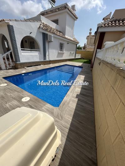 Image No.10-5 Bed Villa / Detached for sale