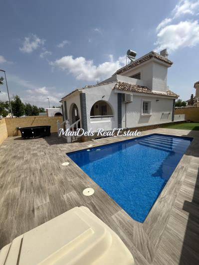 Image No.12-5 Bed Villa / Detached for sale