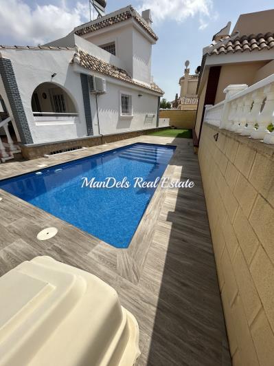 Image No.13-5 Bed Villa / Detached for sale