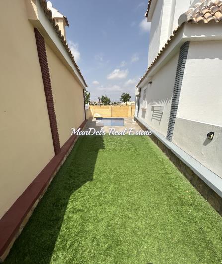 Image No.17-5 Bed Villa / Detached for sale