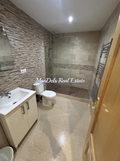 Image No.45-5 Bed Villa / Detached for sale