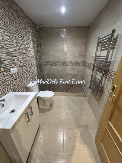 Image No.46-5 Bed Villa / Detached for sale