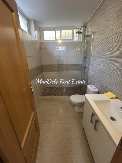 Image No.50-5 Bed Villa / Detached for sale