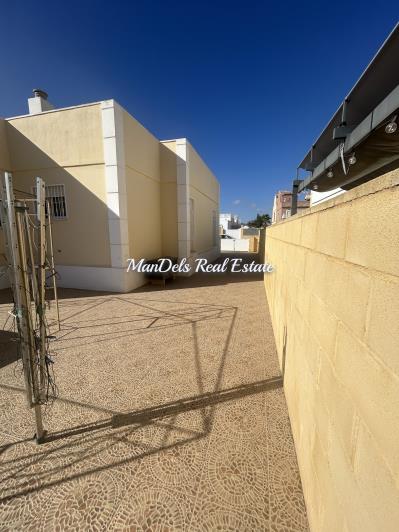 Image No.9-2 Bed Semi-Detached for sale