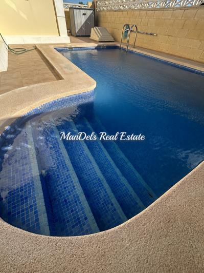 Image No.27-2 Bed Semi-Detached for sale