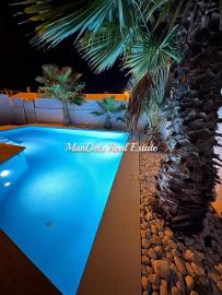 PHOTO-2025-10-21-19-11-44-11