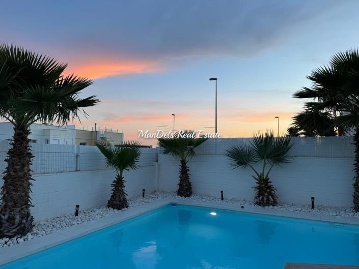 Image No.18-1 Bed Semi-Detached for sale