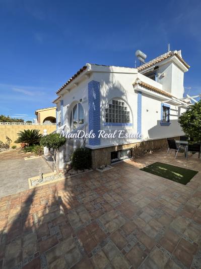 Image No.2-3 Bed Villa / Detached for sale