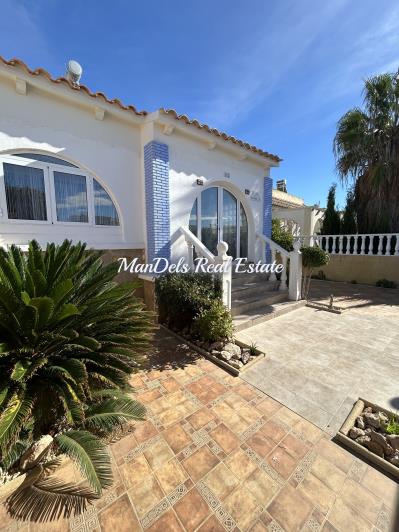 Image No.3-3 Bed Villa / Detached for sale