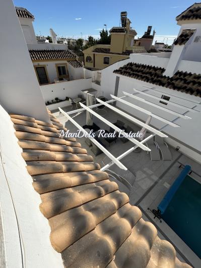 Image No.52-4 Bed Villa / Detached for sale