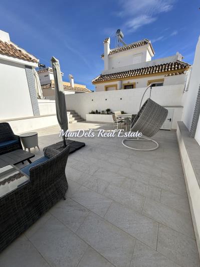 Image No.8-4 Bed Villa / Detached for sale