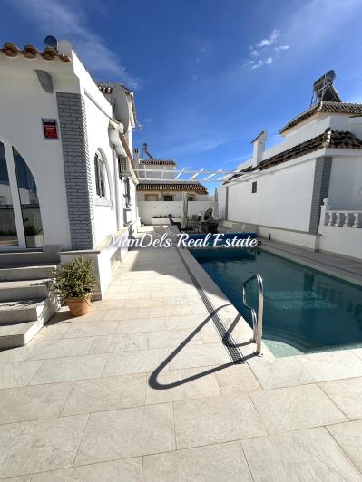 Image No.6-4 Bed Villa / Detached for sale