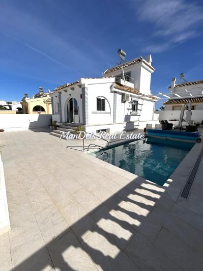 Image No.2-4 Bed Villa / Detached for sale