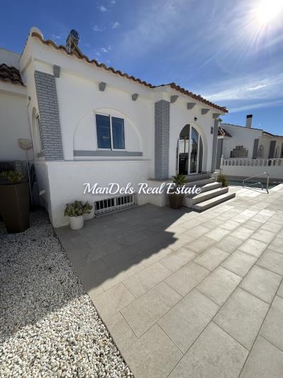 Image No.3-4 Bed Villa / Detached for sale