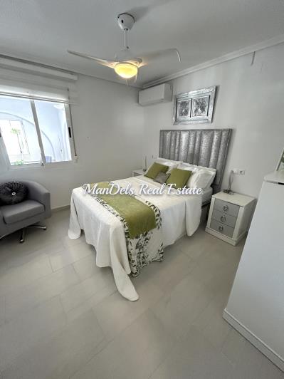 Image No.24-4 Bed Villa / Detached for sale