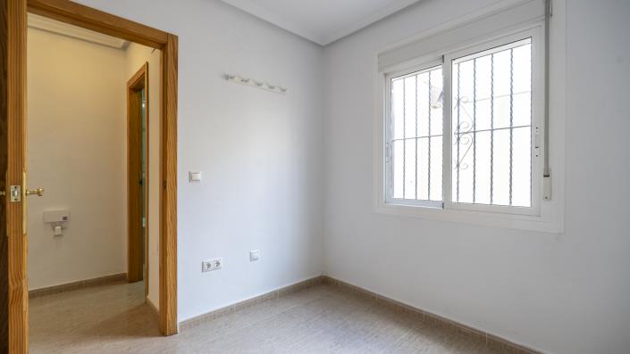 Image No.16-2 Bed Bungalow for sale