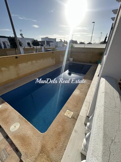 Image No.5-4 Bed Villa / Detached for sale