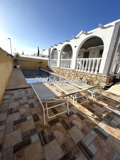 Image No.3-4 Bed Villa / Detached for sale