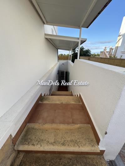 Image No.24-4 Bed Villa / Detached for sale