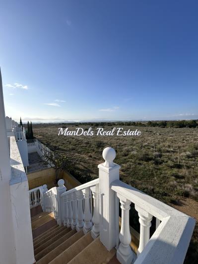 Image No.52-4 Bed Villa / Detached for sale