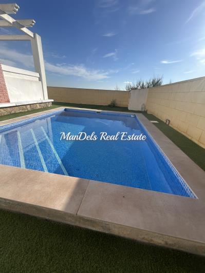 Image No.9-2 Bed Semi-Detached for sale