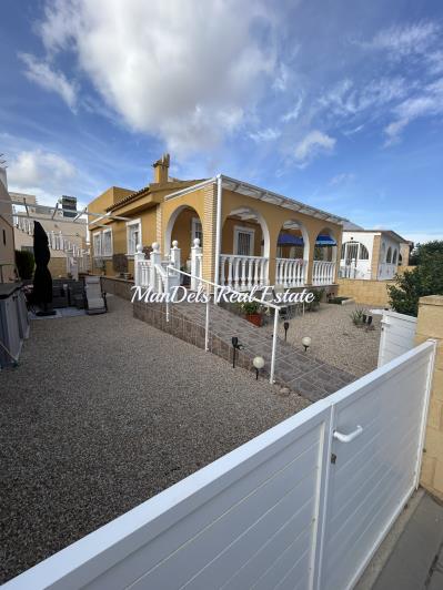 Image No.4-2 Bed Villa / Detached for sale