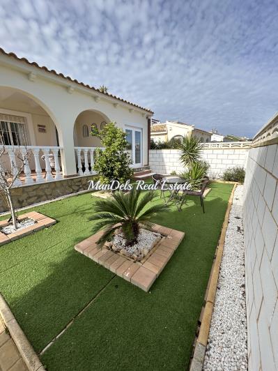 Image No.13-2 Bed Villa / Detached for sale