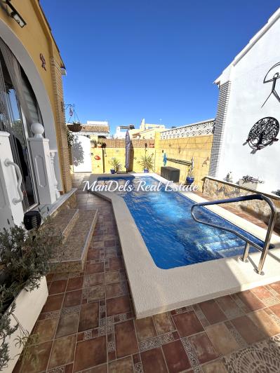 Image No.10-2 Bed Villa / Detached for sale