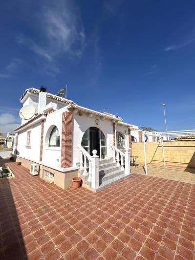 Image No.3-4 Bed Semi-Detached for sale