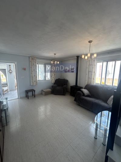 Image No.14-4 Bed Semi-Detached for sale