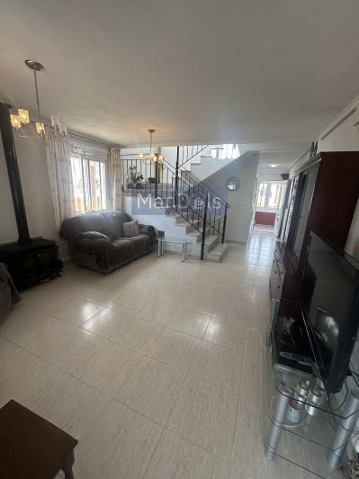 Image No.17-4 Bed Semi-Detached for sale