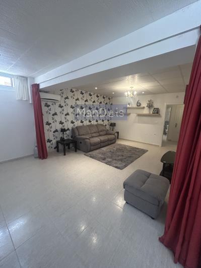 Image No.33-4 Bed Semi-Detached for sale