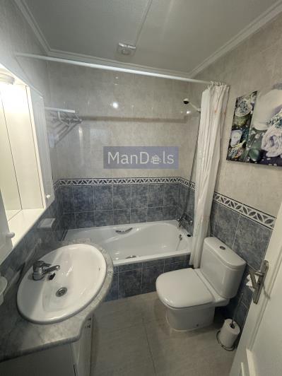 Image No.27-4 Bed Semi-Detached for sale