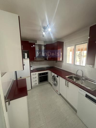 Image No.12-4 Bed Semi-Detached for sale