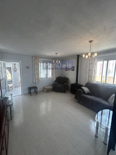 Image No.45-4 Bed Semi-Detached for sale