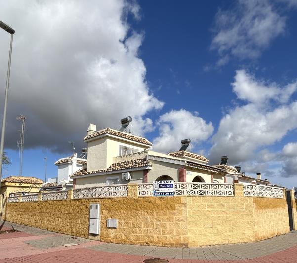 Image No.3-6 Bed Semi-Detached for sale