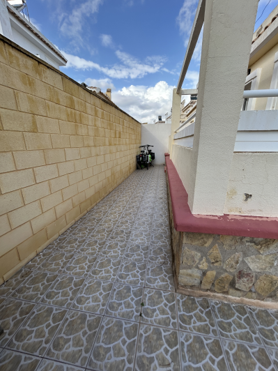 Image No.15-6 Bed Semi-Detached for sale