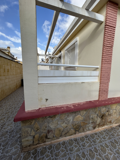 Image No.14-6 Bed Semi-Detached for sale