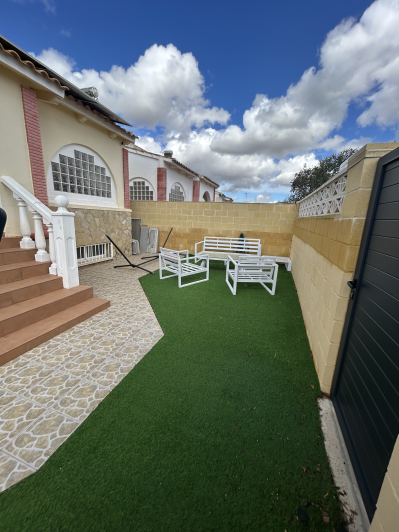 Image No.21-6 Bed Semi-Detached for sale