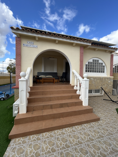 Image No.23-6 Bed Semi-Detached for sale