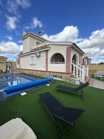 Image No.24-6 Bed Semi-Detached for sale