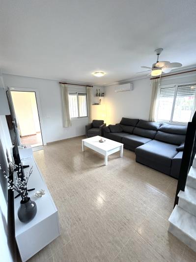 Image No.28-6 Bed Semi-Detached for sale