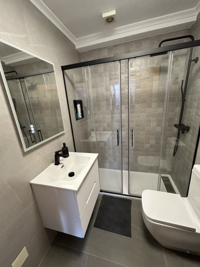 Image No.37-6 Bed Semi-Detached for sale