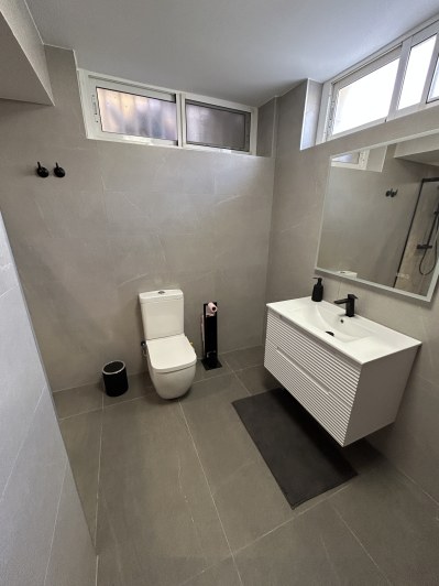 Image No.41-6 Bed Semi-Detached for sale