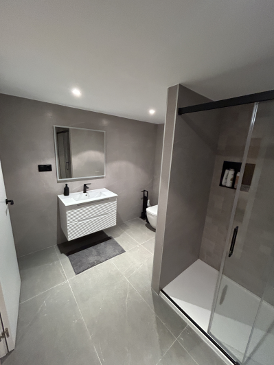 Image No.45-6 Bed Semi-Detached for sale