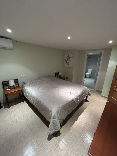 Image No.48-6 Bed Semi-Detached for sale