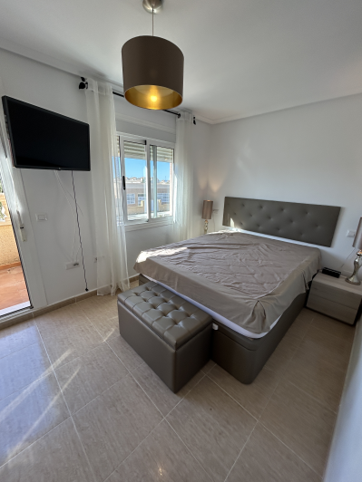 Image No.13-3 Bed Townhouse for sale